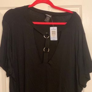 Torrid NWT black t shirt with ring detail 3x